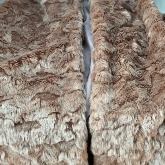 Vest Fur - Picture 3 of 6